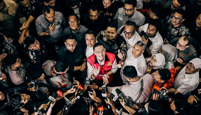 ‎Tak Nikmati Uang Suap, Tapi Tetap Dipenjara: Tom Lembong Divonis 4,5 Tahun