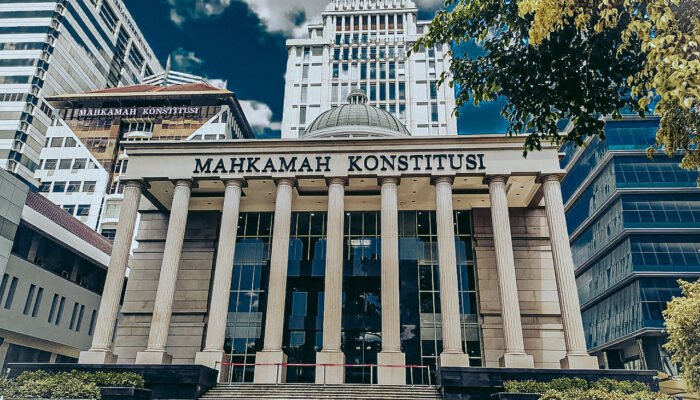 ‎MK Tolak Gugatan Soal Syarat Pendidikan Calon Presiden dan Wakil Presiden Tetap Minimal SMA